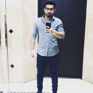 Meet your Posher, Esmail